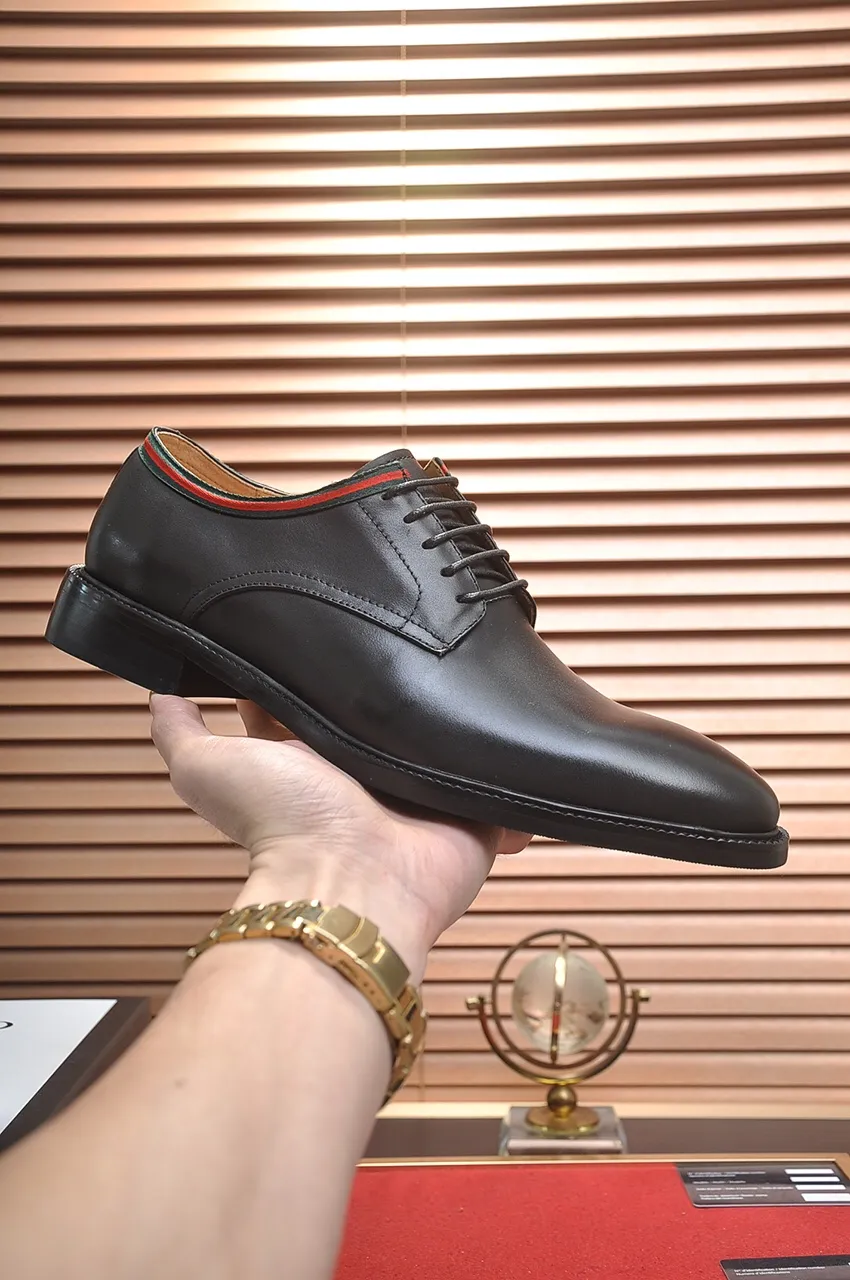 Men's shoes💰500💶Italy's top luxury men's shoe giant (GUCCI) (Gucci) (full cowhide lining) new arrival🍃Original European style🔰 Pleasant to the eye😍In order to make the shoes more durable and non-deformable🌀The production continues to follow traditional methods but there is still no lack of innovation💪Choose original sheepskin for the leather♻️ Smooth and natural And extra bright ⭐Made of imported cowhide, the first choice of rich people 38-45 (45 customized)